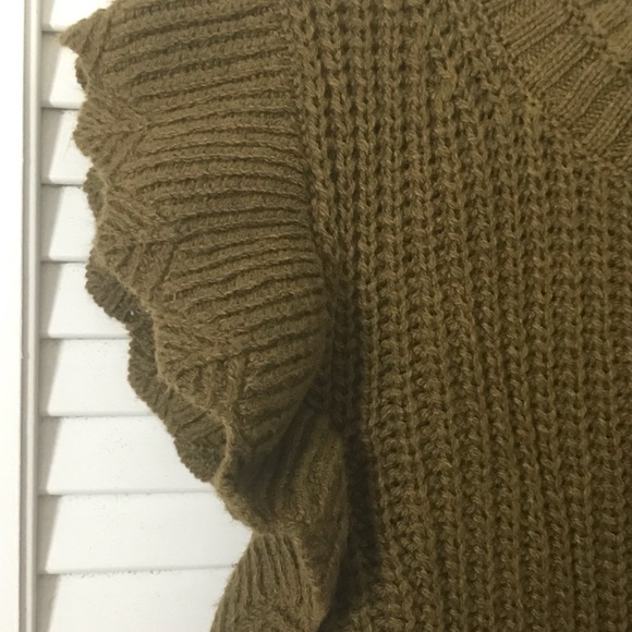 New with tags Women’s XXL Universal Thread sweater vest in olive green color - Picture 2 of 3